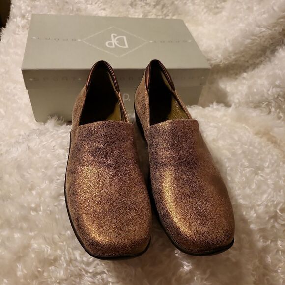 Brand new in original box sport Donald j pliner made in the mtns of Italy. - Picture 1 of 7